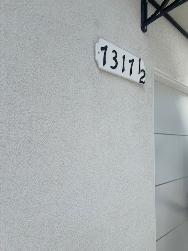 Foto del edificio - 7317-7321 Garden Grove Avenue