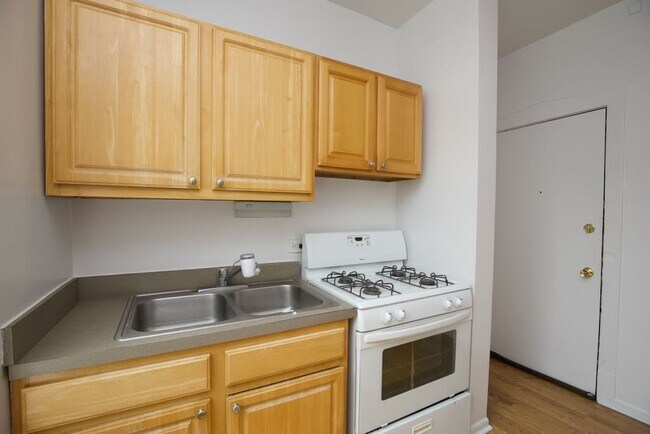 Foto del edificio - 1530 N Kedzie Ave