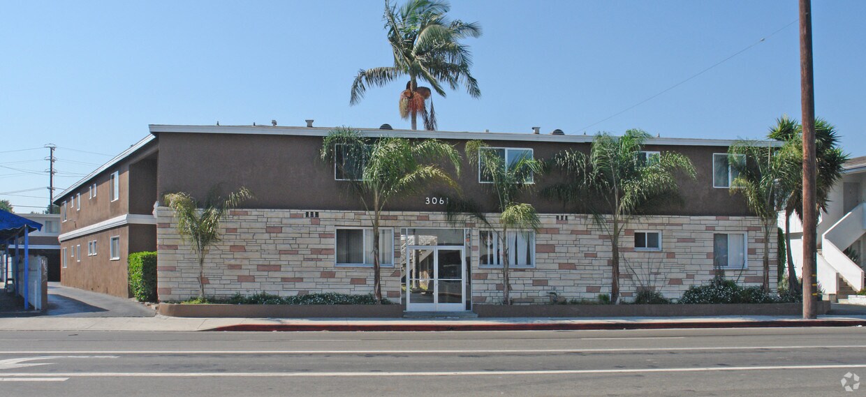 3061 S Robertson Blvd - 3061 Robertson Blvd