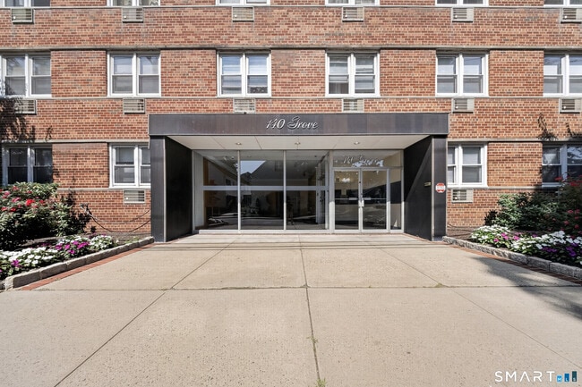 Photo - 140 Grove St (Stamford, CT) Apartment