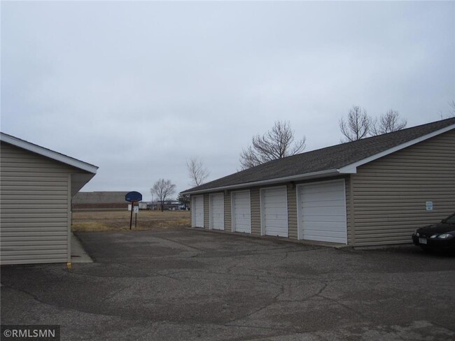 Building Photo - 1380 Heritage Dr