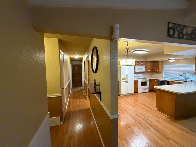 Foto del edificio - 934 Flagstone Dr