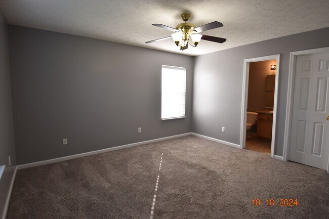 Foto del edificio - Three Bedroom Home in Greenfield