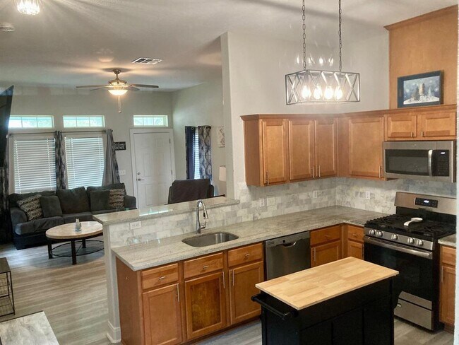 Foto del edificio - 4123 Ave Q 1/2