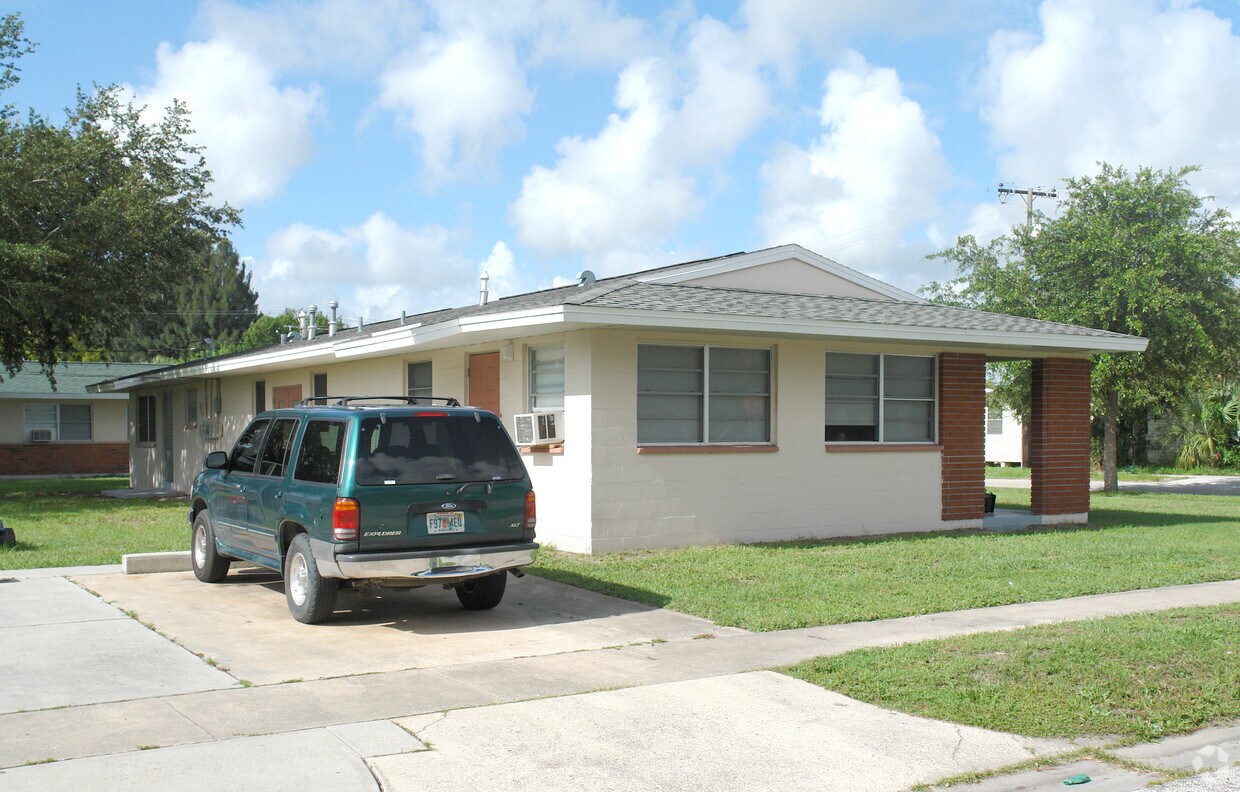 Building Photo - 802-804 Blake Ave