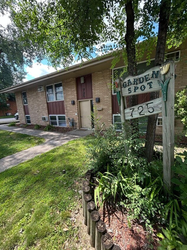 Foto principal - 725 32nd Ave N