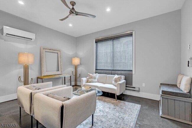 Foto del edificio - 10 McCready's Alley