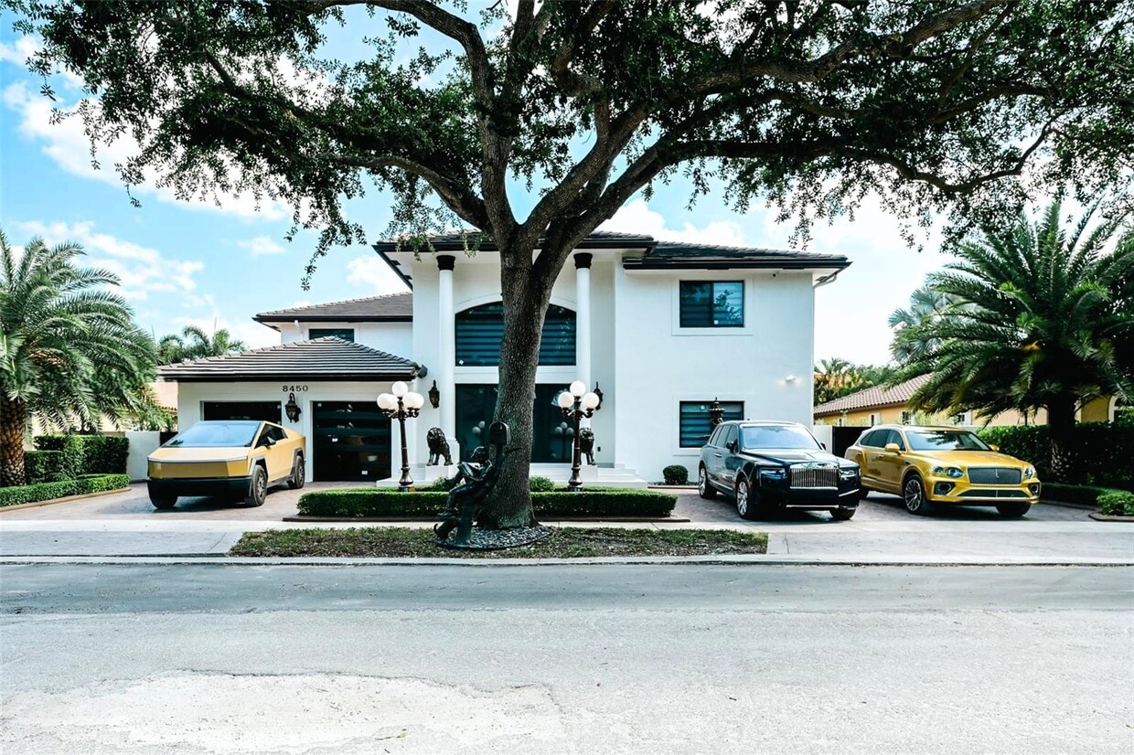 Primary Photo - 8450 NW 169th Ter