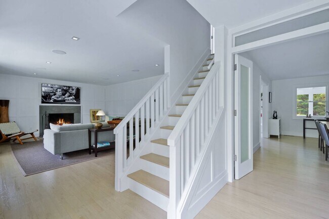 Building Photo - 100 Wainscott NW Rd