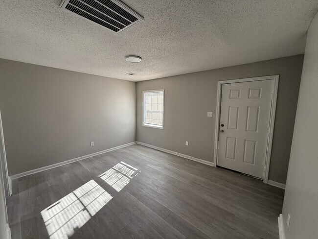 Foto del edificio - 1157 N Belvedere Blvd