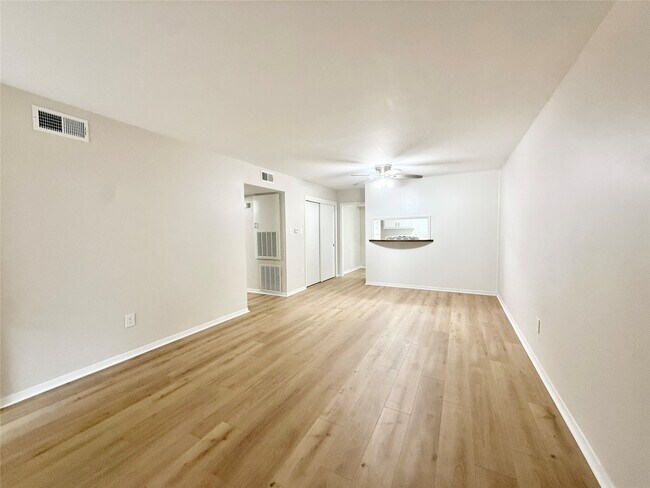 Foto del edificio - 2400 5th St