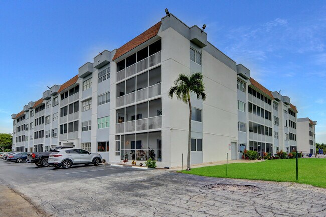 Foto del edificio - 1516 S Lakeside Dr