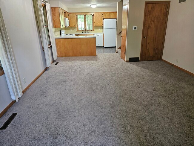 Building Photo - 102 Betzstone Dr
