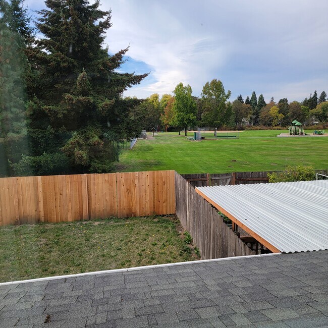 Building Photo - 6457 SW 192nd Ave