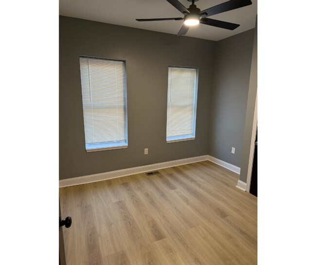 Foto del edificio - 427 S Augusta Ave