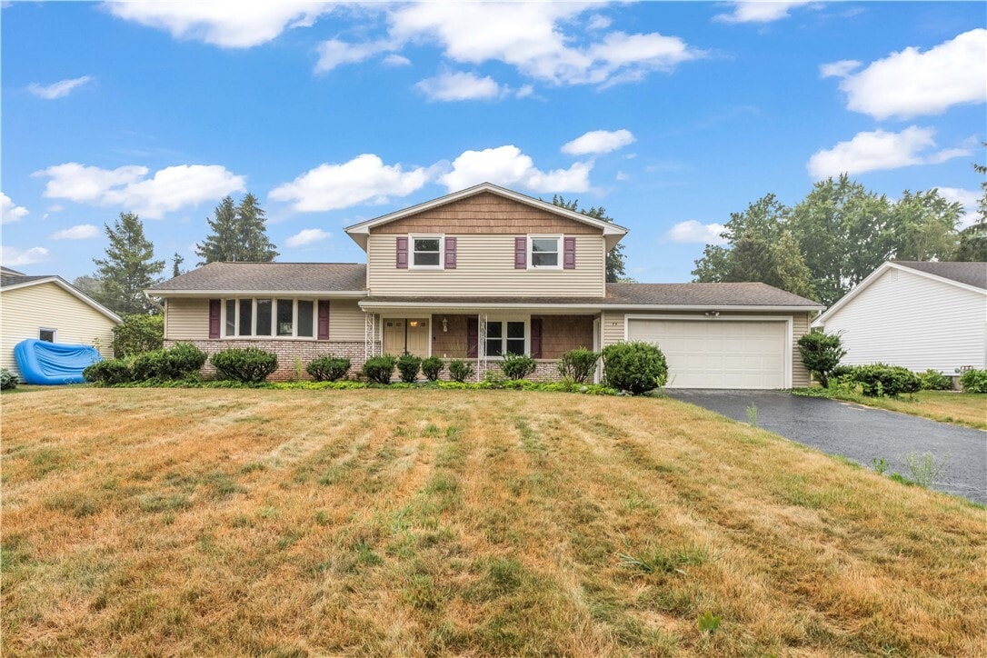 Primary Photo - 75 Old Meadow Dr