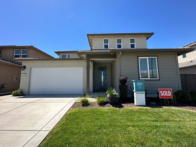 Foto del edificio - Gorgeous lakeview model home