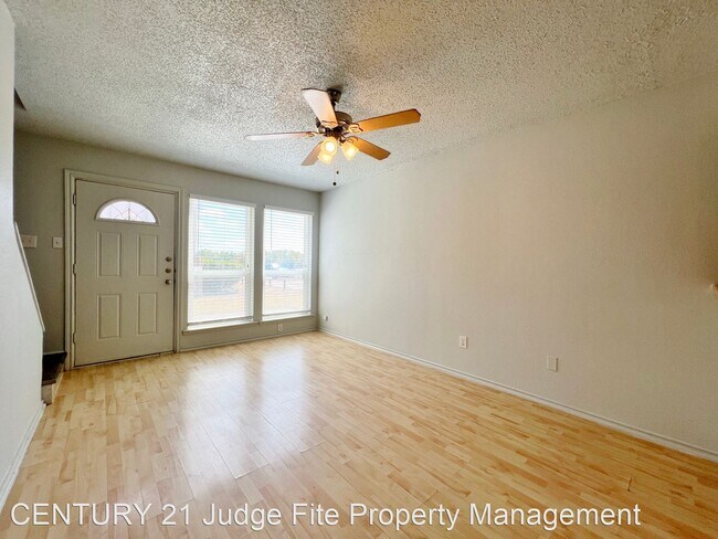 Building Photo - 2 br, 1.5 bath House - 4917 Miller Avenue