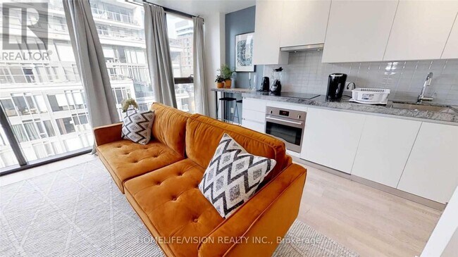Photo du bâtiment - 629 King St W