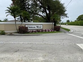Building Photo - 3900 Village Dr