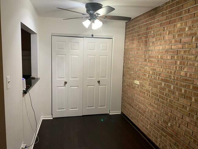 Foto del edificio - 2250 N Lincoln Ave