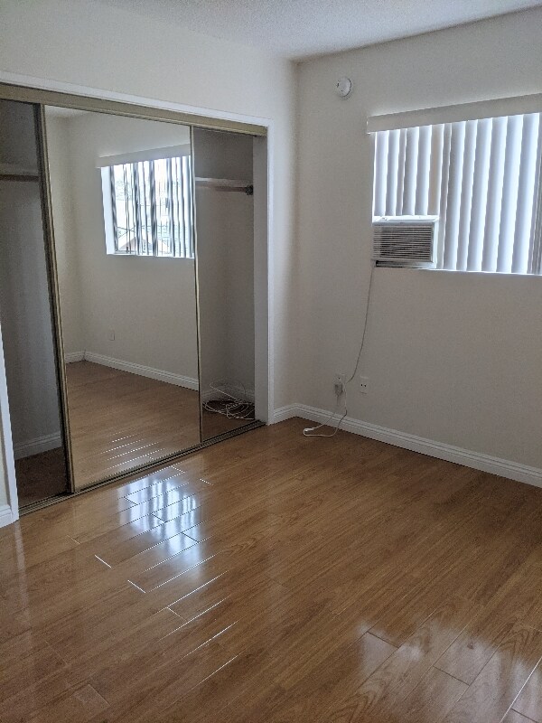 Foto del edificio - 6650 Beck Ave