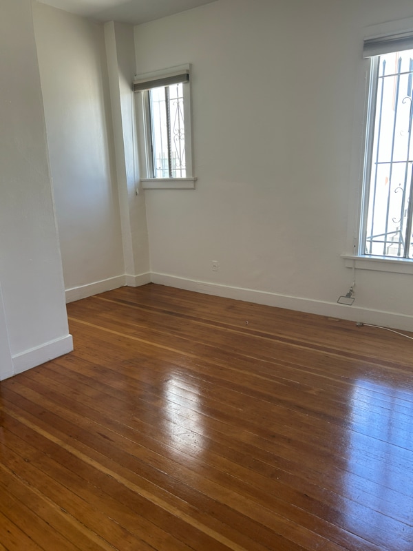 Building Photo - 1114 N Poinsettia Pl