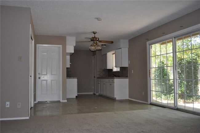 Foto del edificio - 1006 Warrington Dr