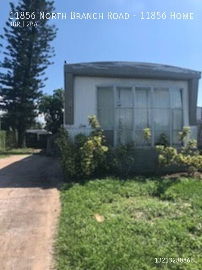 Building Photo - Ready to move in 3/2 Mobile Home Boca Rato...