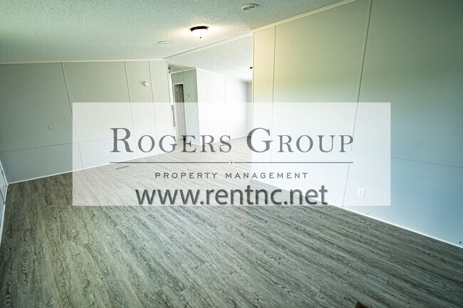Foto del edificio - 689 Blue Wing Rd