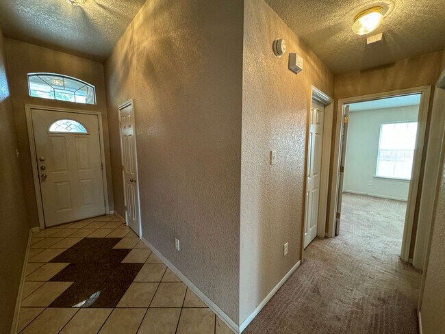 Building Photo - 4201 Lost Oak Dr