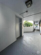 Building Photo - 310 Fontainebleau Blvd
