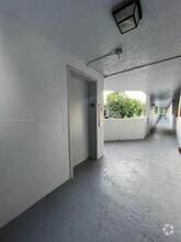 Building Photo - 310 Fontainebleau Blvd