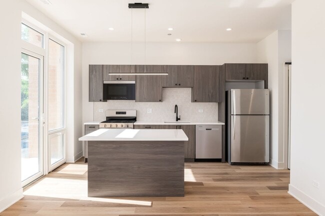 Interior Photo - Ashland224