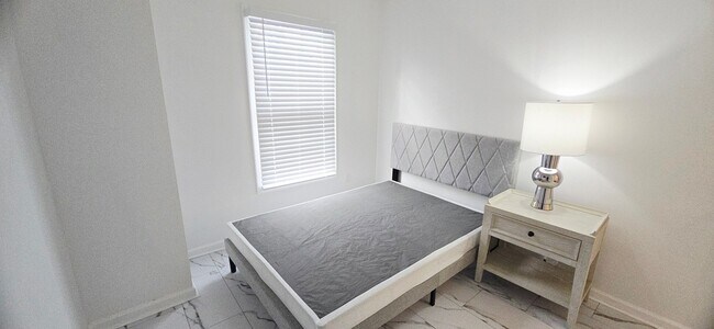 Foto del edificio - 8 Highlands Ct