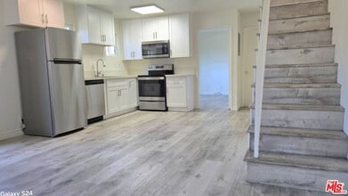 Building Photo - 140 N Berendo St