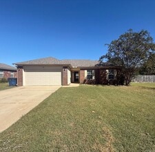 Building Photo - 22 Newcastle Dr