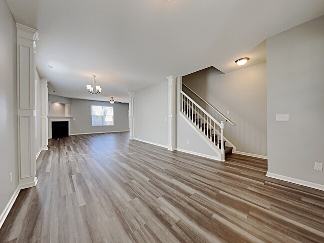 Building Photo - 12703 Oakton Hunt Dr