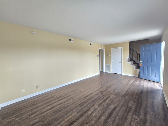 Building Photo - 351 Peabody Dr