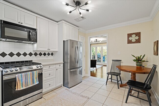 Foto del edificio - 869 Briarcliff Rd NE