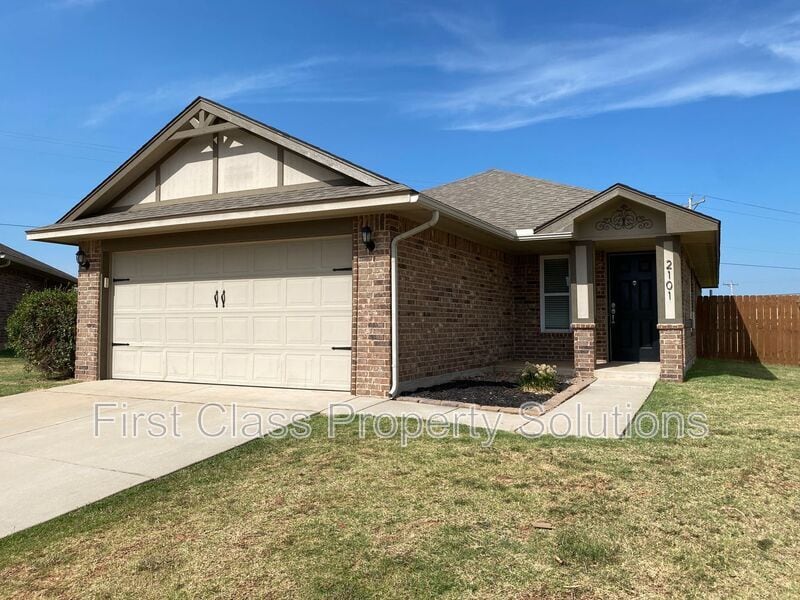 Foto principal - 2101 NW 199th St
