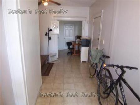 Primary Photo - 1645 Commonwealth Ave