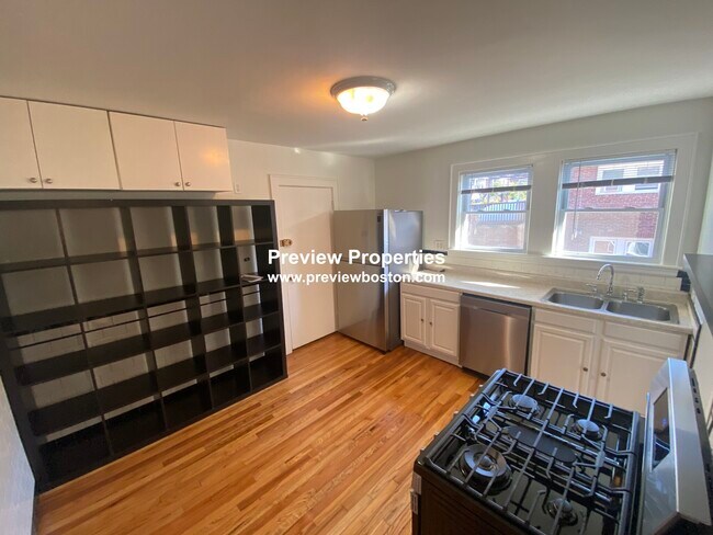 Building Photo - 43 Hatherly Rd