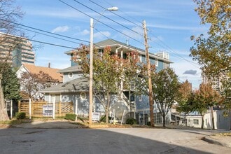 Building Photo - 4645 Jarboe St