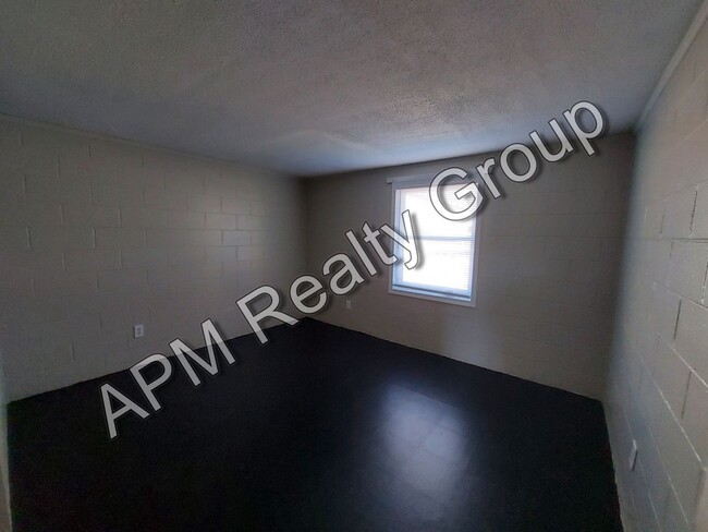 Foto del edificio - Two bedroom apartment off Colonial Drive