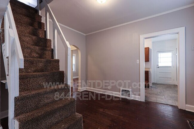 Foto del edificio - 1413 S Harlan Ave