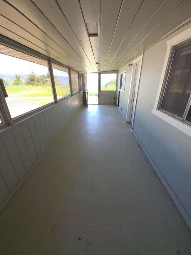 Foto del edificio - 2554 Beach Ln