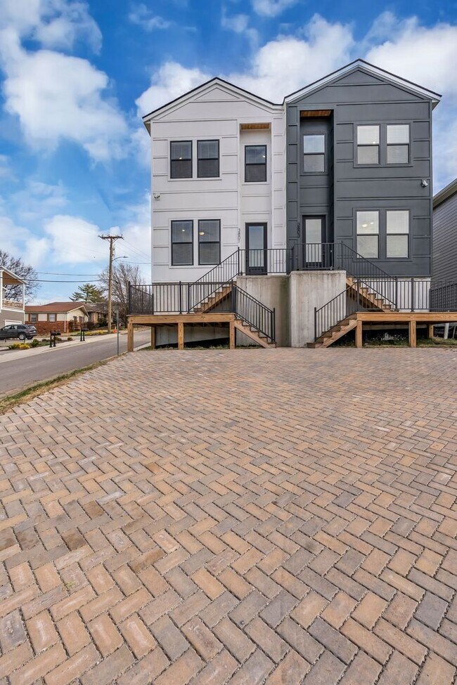 Foto del edificio - New build in West Nashville!