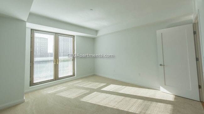 Building Photo - 181 3rd St
