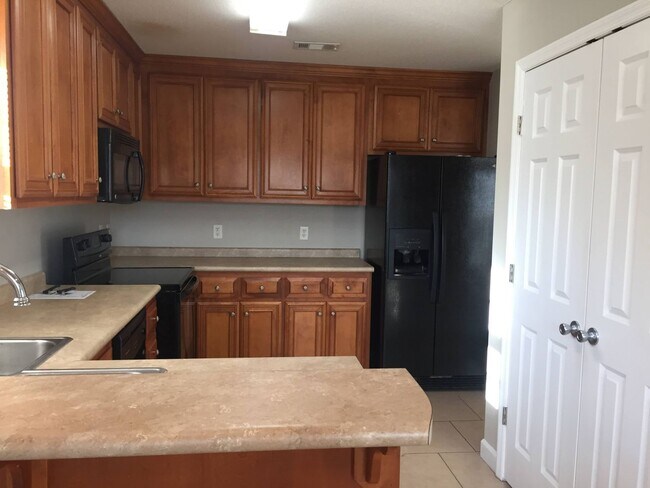 Foto del edificio - Charming 3BR/2BA Home with Open Split Floor Plan in Druid Oaks